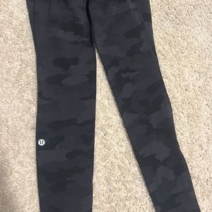 Lululemon Wonder Train, Black camo